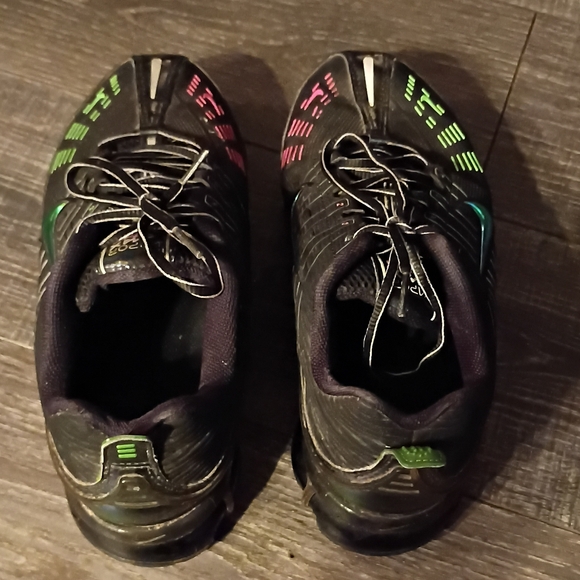 Nike Men's Black and Multicolor Athletic Shoes - Picture 8 of 8
